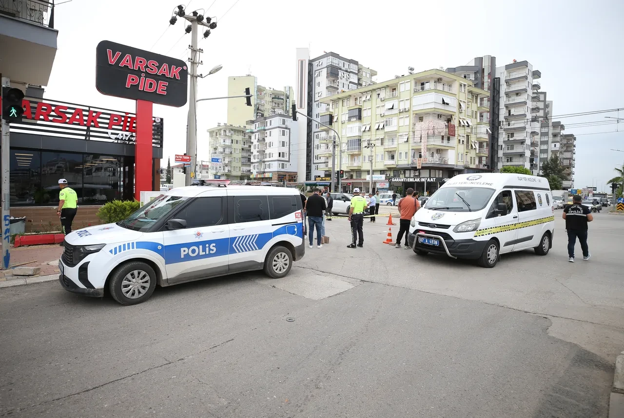 Antalya'da kanlı randevu! Silahlı, bıçaklı, sopalı kavga çıktı: Yaralılar var