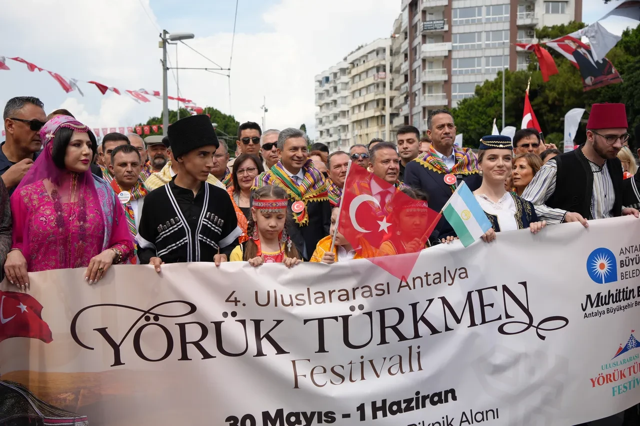 Antalya’da Yörük Türkmen Festivali çoşkusu