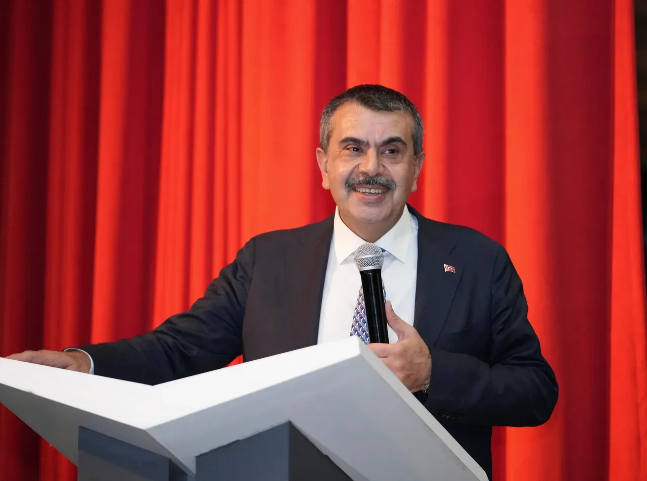 Bakan Tekin Van’da: Müzik eğitimine yeni soluk, öğretmenlere öykü desteği