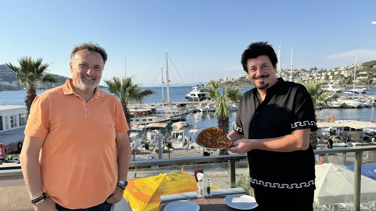 Bodrum'daki lahmacun fiyatlarına tepki gösterdi! "İçine altın mı koyuyorlar"