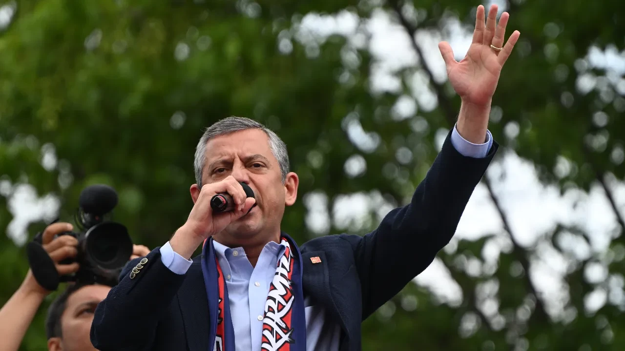 CHP mitingine saldırı iddiası! Özgür Özel konuştu, cevap gecikmedi
