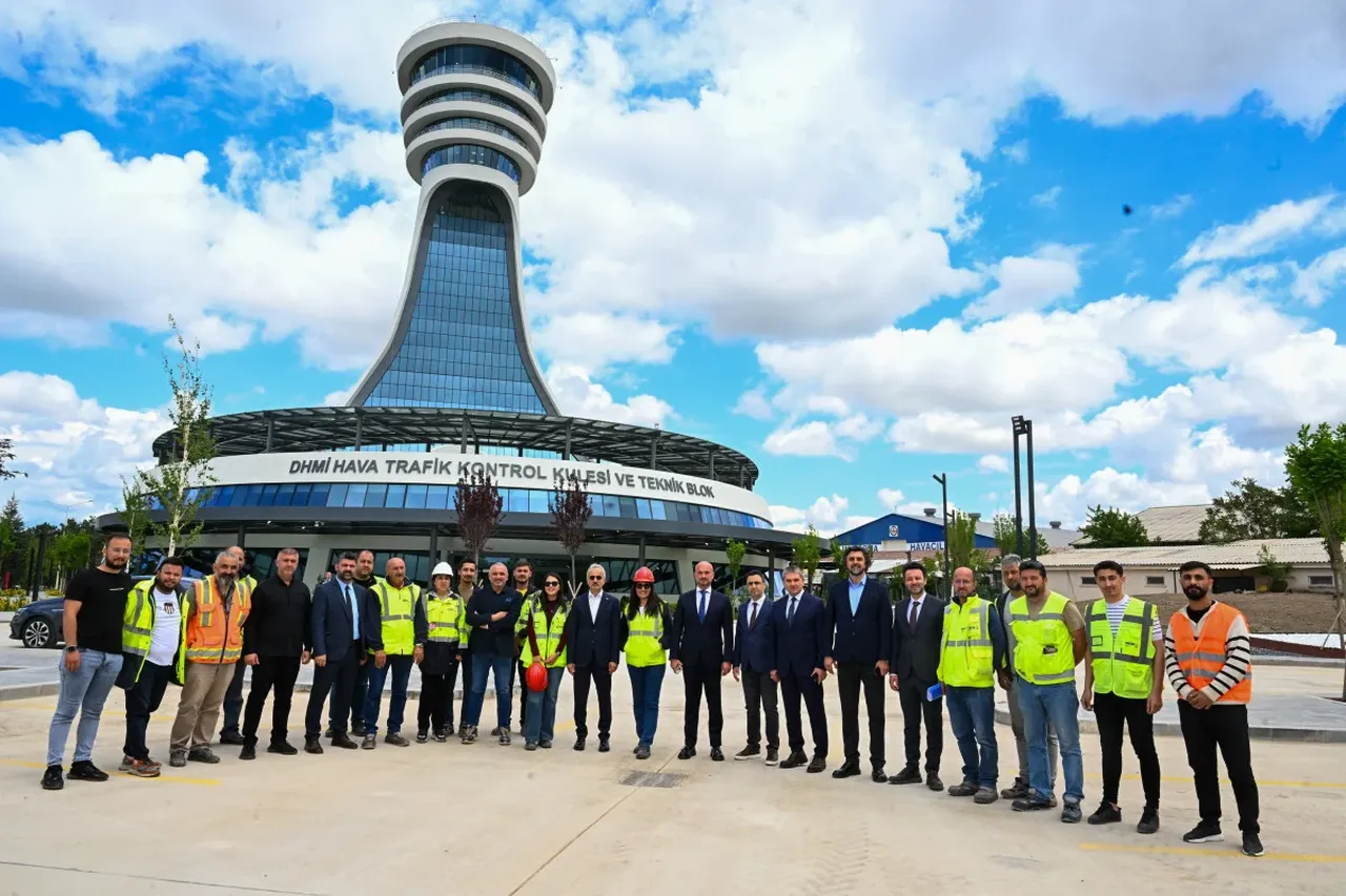 Esenboğa Havalimanı’nın yolcu kapasitesi 30 milyona çıkacak! Yeni pist, yeni kule geliyor