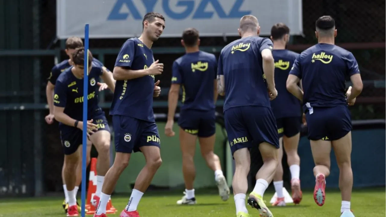 Mourinho'dan Konyaspor maçına 7 değişiklik: Fenerbahçe'de sessiz veda