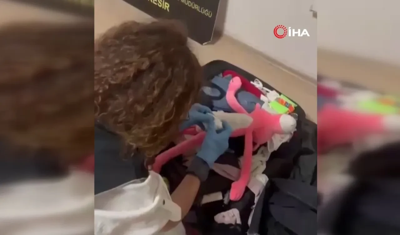 Pembe panterin içine gizlemişler! Polisin dikkati sayesinde yakalandı