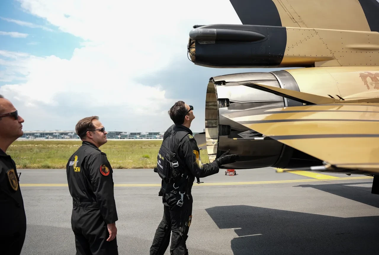 SOLOTÜRK ekibi Fetih uçuşu öncesi titizlikle hazırlandı! İşte çok özel görüntüler