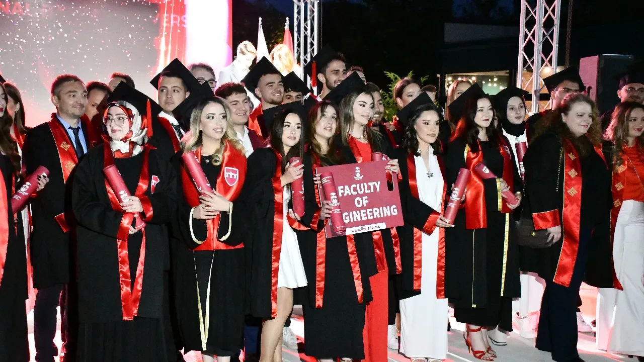 Üsküp’te IBU’nun 15. Mezuniyet töreninde Filistin’e anlamlı destek