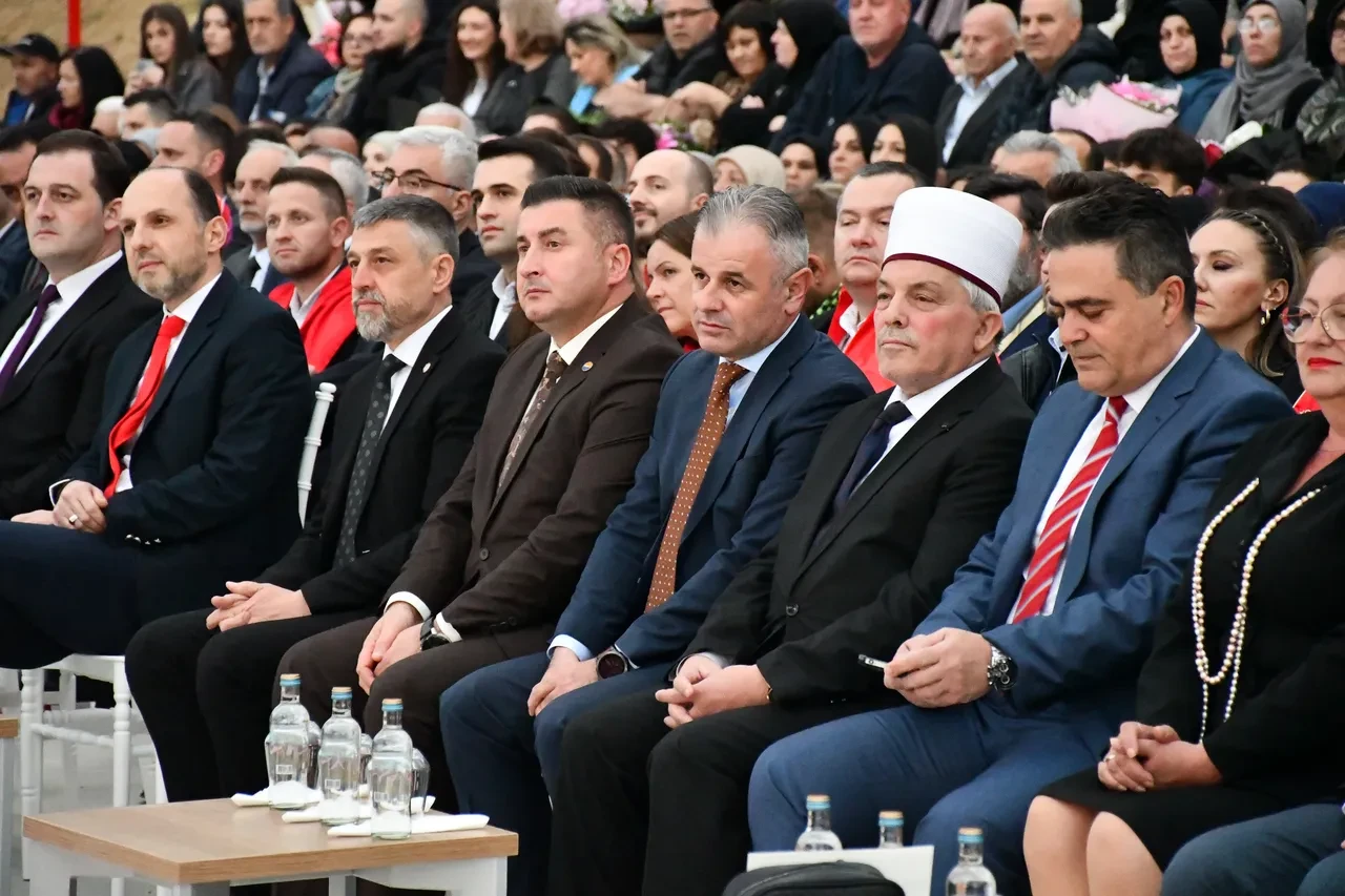 Üsküp’te IBU’nun 15. Mezuniyet töreninde Filistin’e anlamlı destek