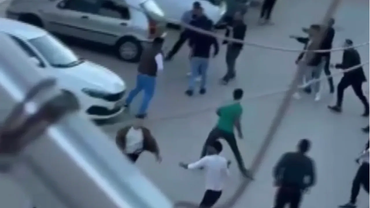 Ankara’da düğün savaş alanına döndü: Kemerlerle saldırdılar!