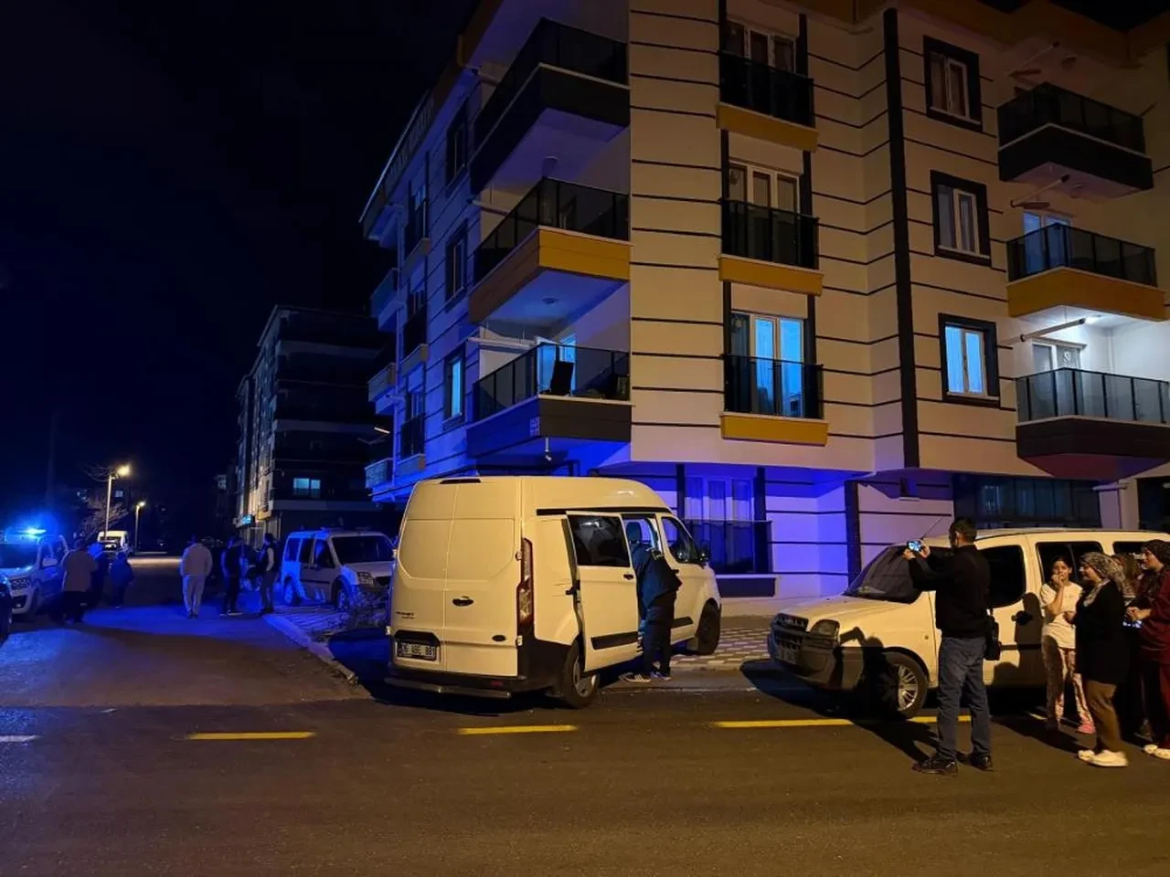 Ankara'da komşu dehşeti: Genç kızı öldürüp intihar etti!