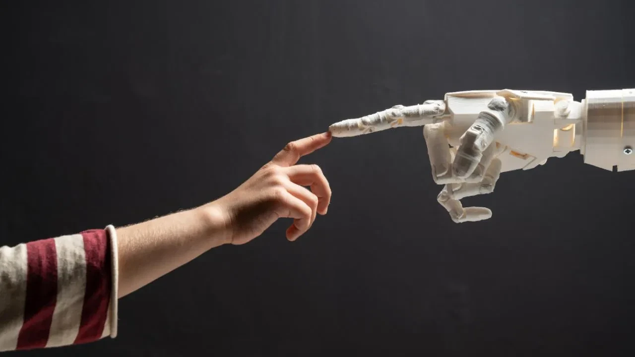 Çocuklar için yapay zekâ uyarısı! Algoritmalara teslim ediyoruz