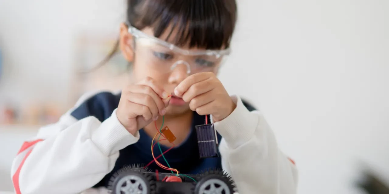 Çocuklar için yapay zekâ uyarısı! Algoritmalara teslim ediyoruz