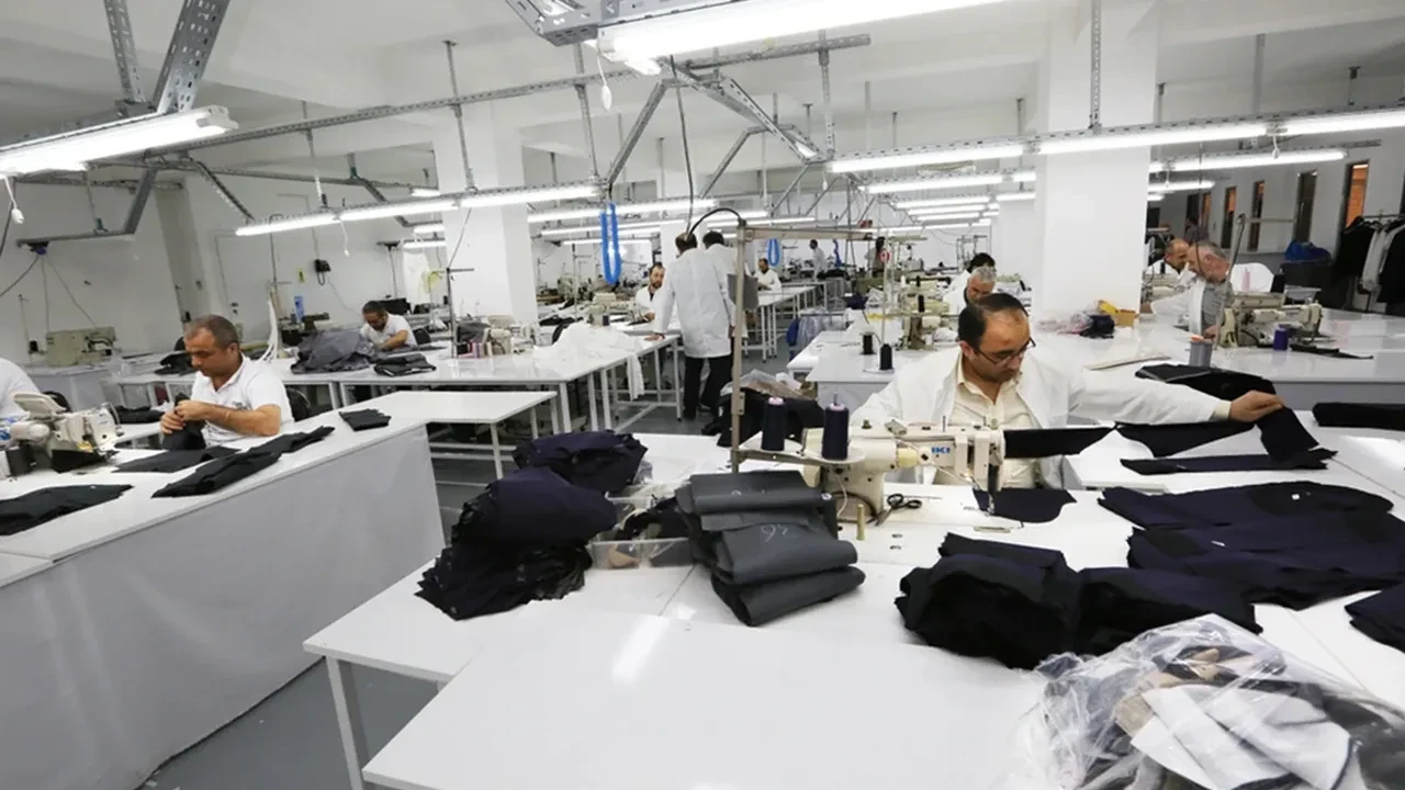 Dikkat iş yerinizde dedektif olabilir! Her şeyi adım adım izliyor