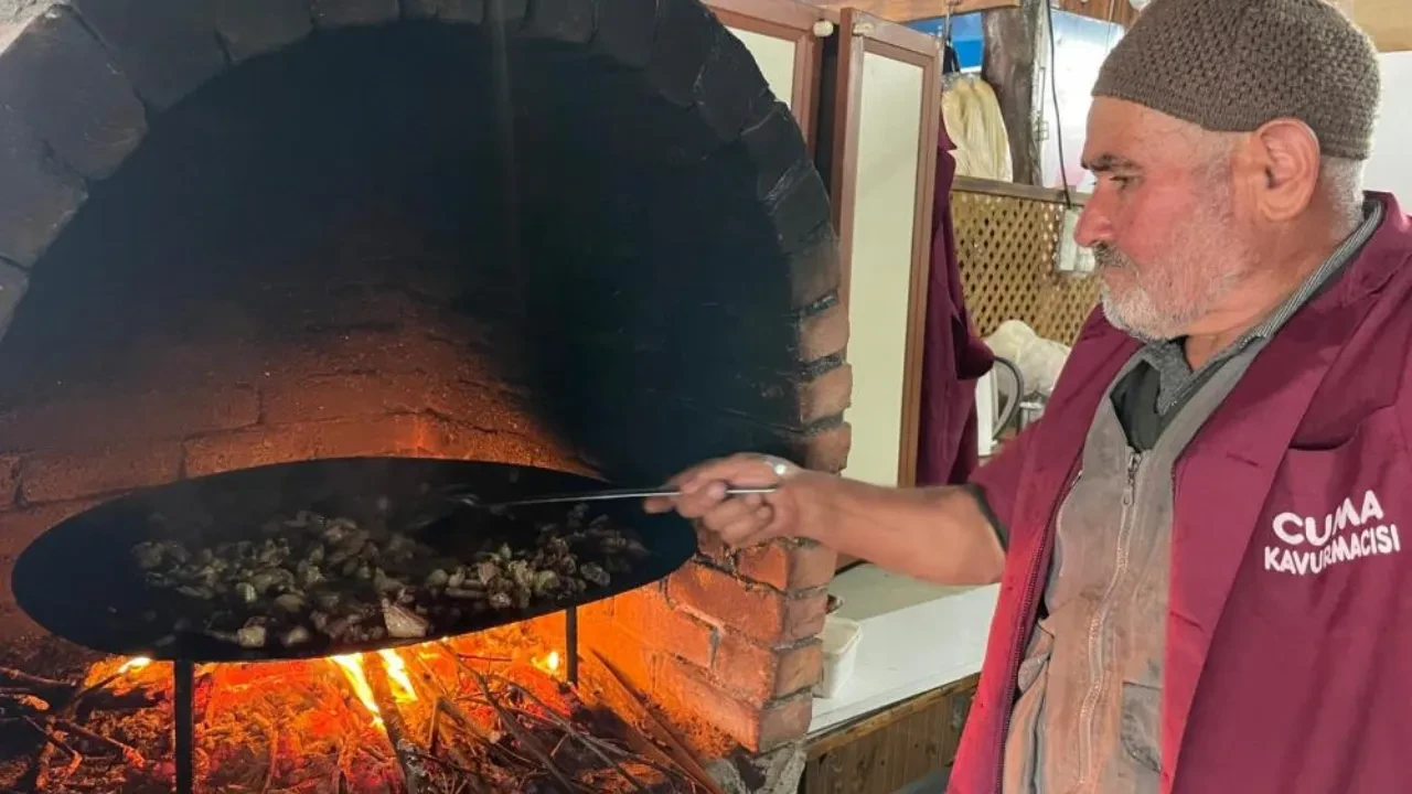Dualı güveç herkesin favorisi oldu! Cuma günü pişirilen etlerin lezzeti başka bir yerde yok