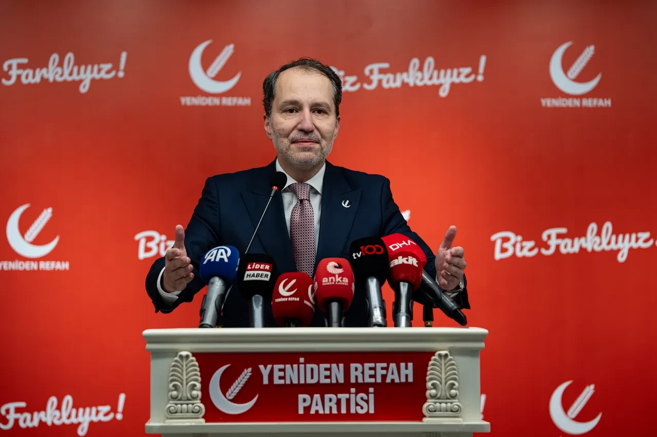 Fatih Erbakan'dan ittifak sinyali! Cumhur'a kapıları kapatıp 3 partiyi işaret etti