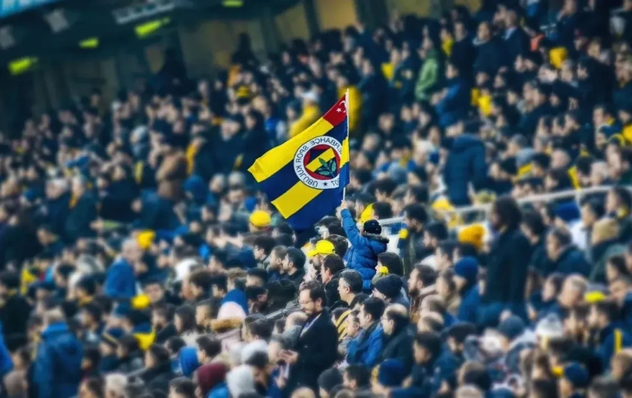 Fenerbahçe teknik direktör değişimine gidiyor! İşte yönetimin görüşeceği sürpriz isim