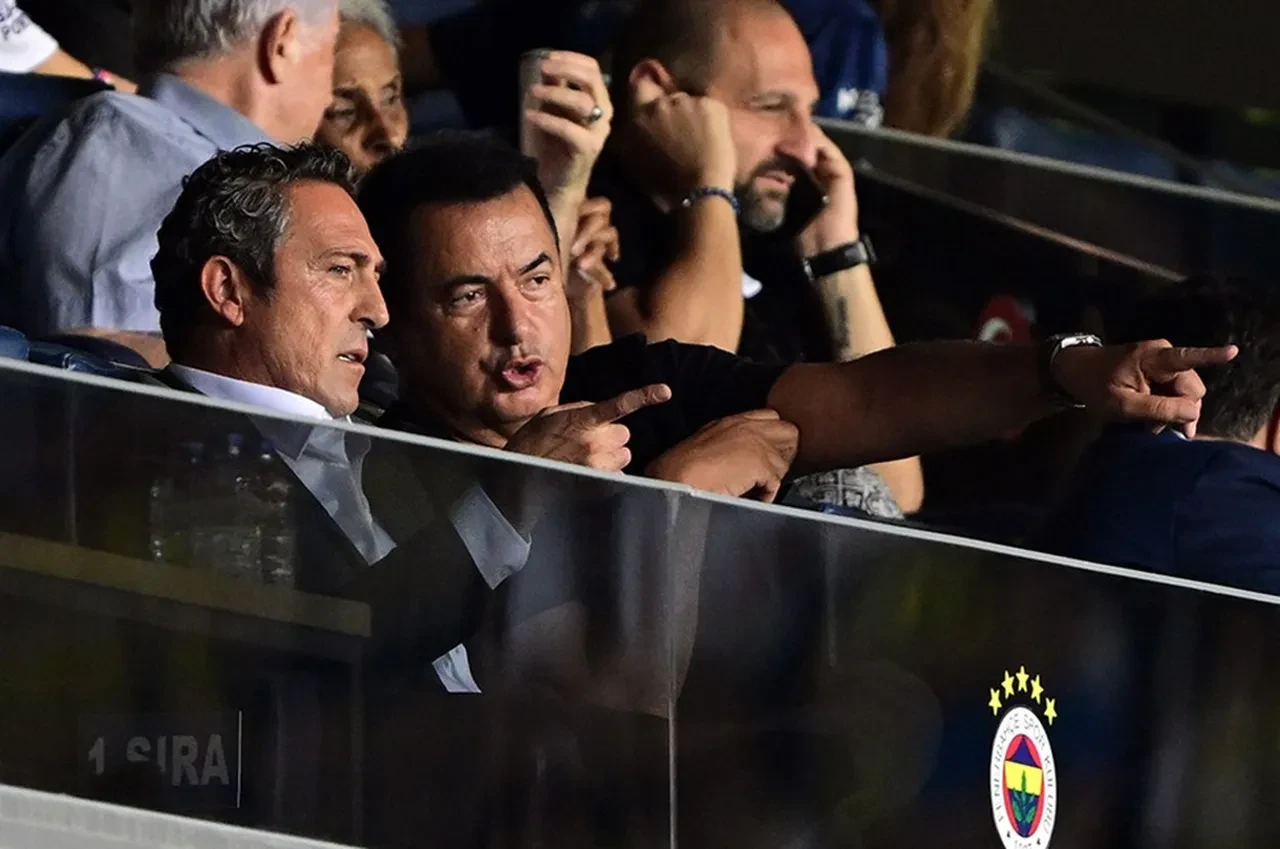 Fenerbahçe teknik direktör değişimine gidiyor! İşte yönetimin görüşeceği sürpriz isim