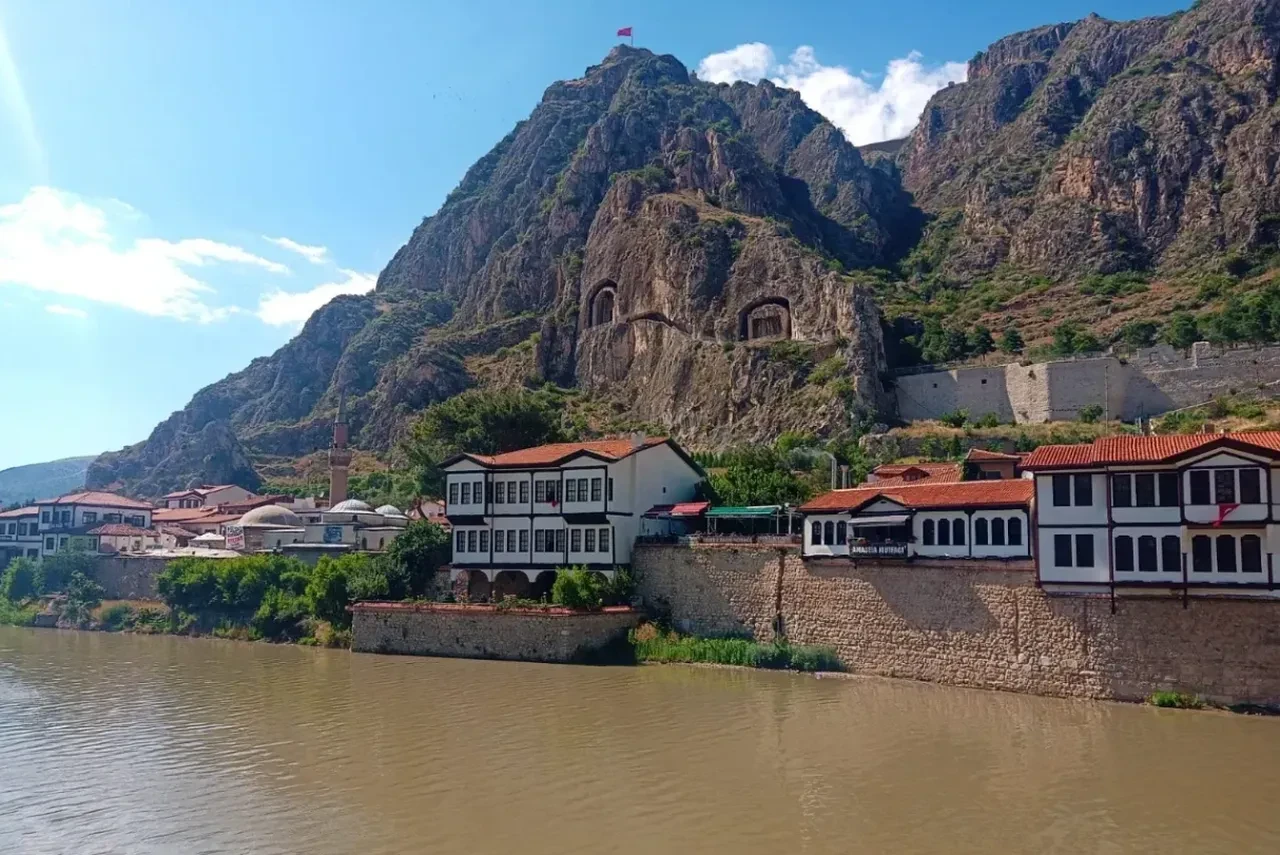 Meteoroloji tarih verdi! Sıcaklıklar bir anda yükselecek, güneşli günler geliyor