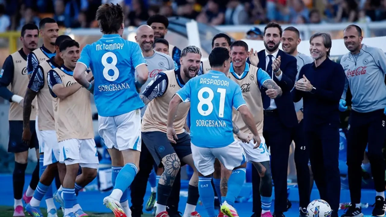Napoli'den kadim şampiyonluk için bir zafer daha! 