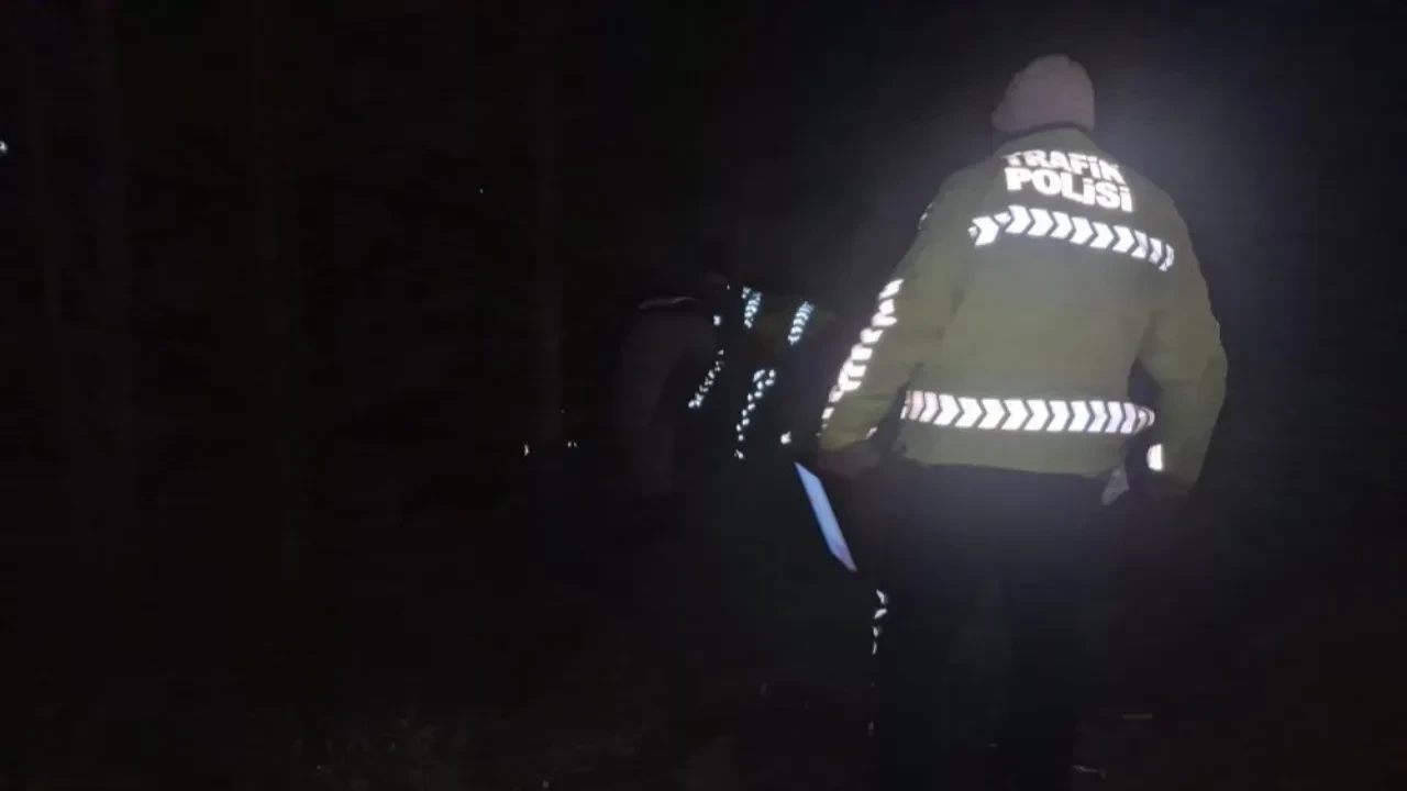Polis kovalamacasında sürpriz son! Şüpheli ile birlikte bataklığa düştüler