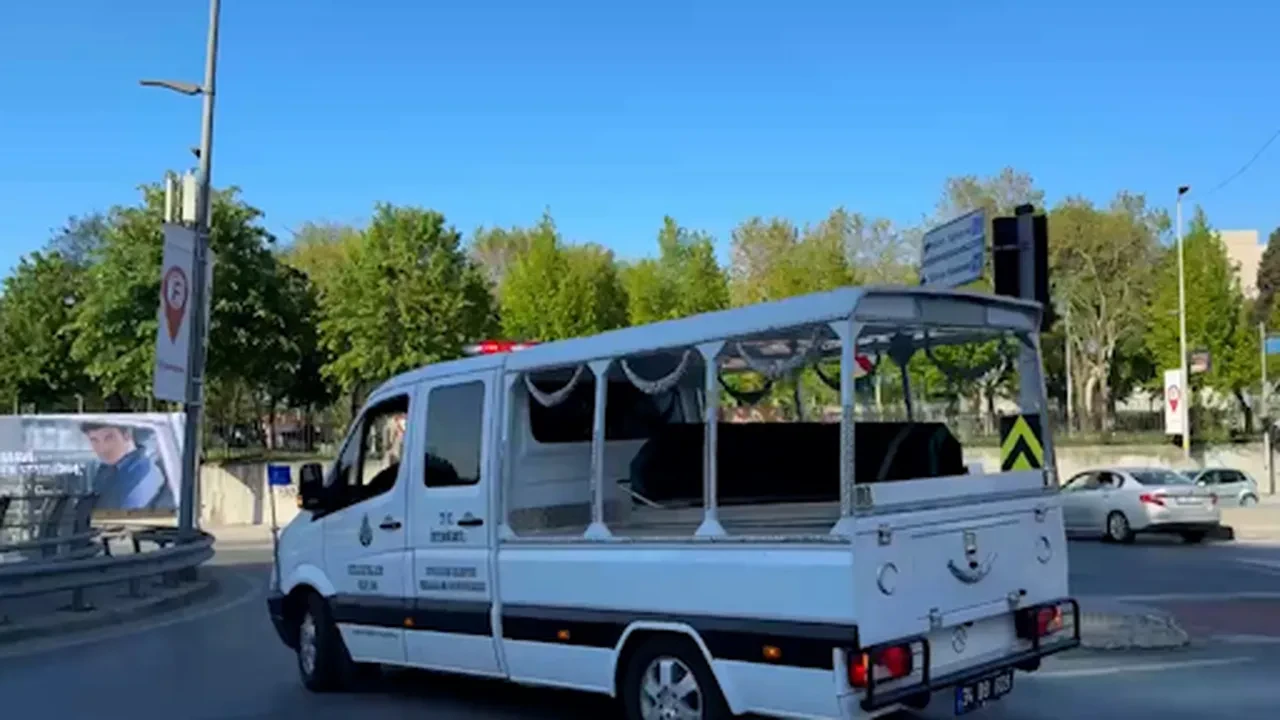 Sırrı Süreyya Önder son yolculuğuna uğurlandı: Kızı Ceren Önder Kandemir'in mektubu herkesi ağlattı 