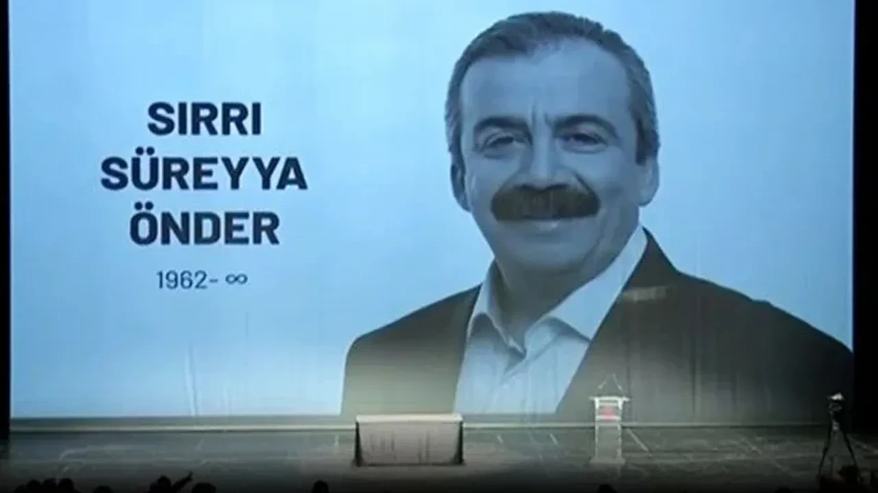 Sırrı Süreyya Önder son yolculuğuna uğurlandı: Kızı Ceren Önder Kandemir'in mektubu herkesi ağlattı 