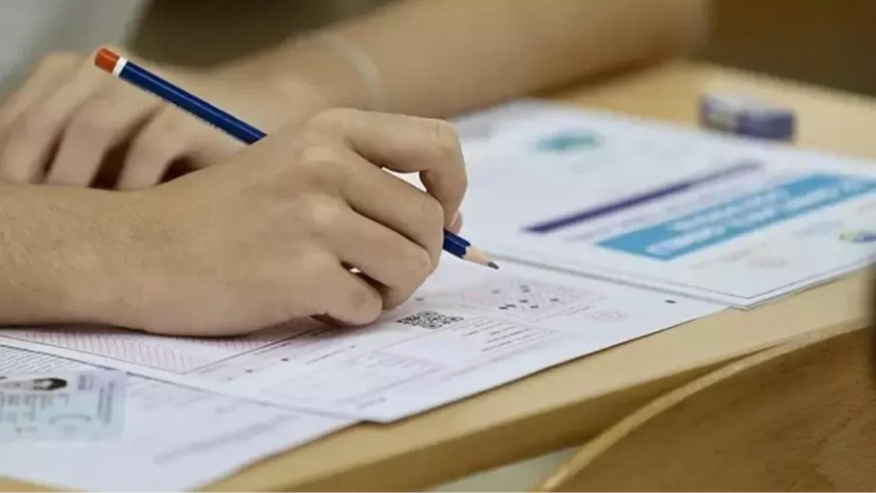 2025 AÖF final sınavlarının tarihi belli oldu mu?