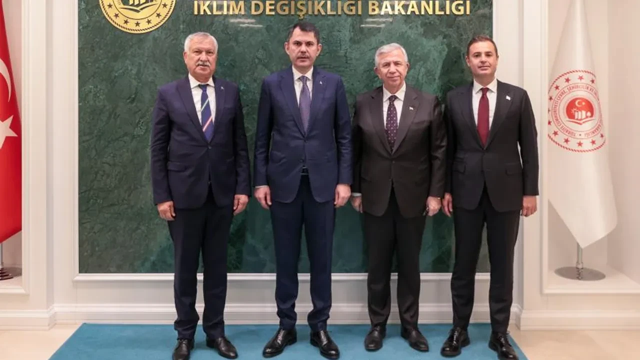 Ankara'da sürpriz görüşme! Murat Kurum, Mansur Yavaş ve 2 CHP'li başkanla bir araya geldi