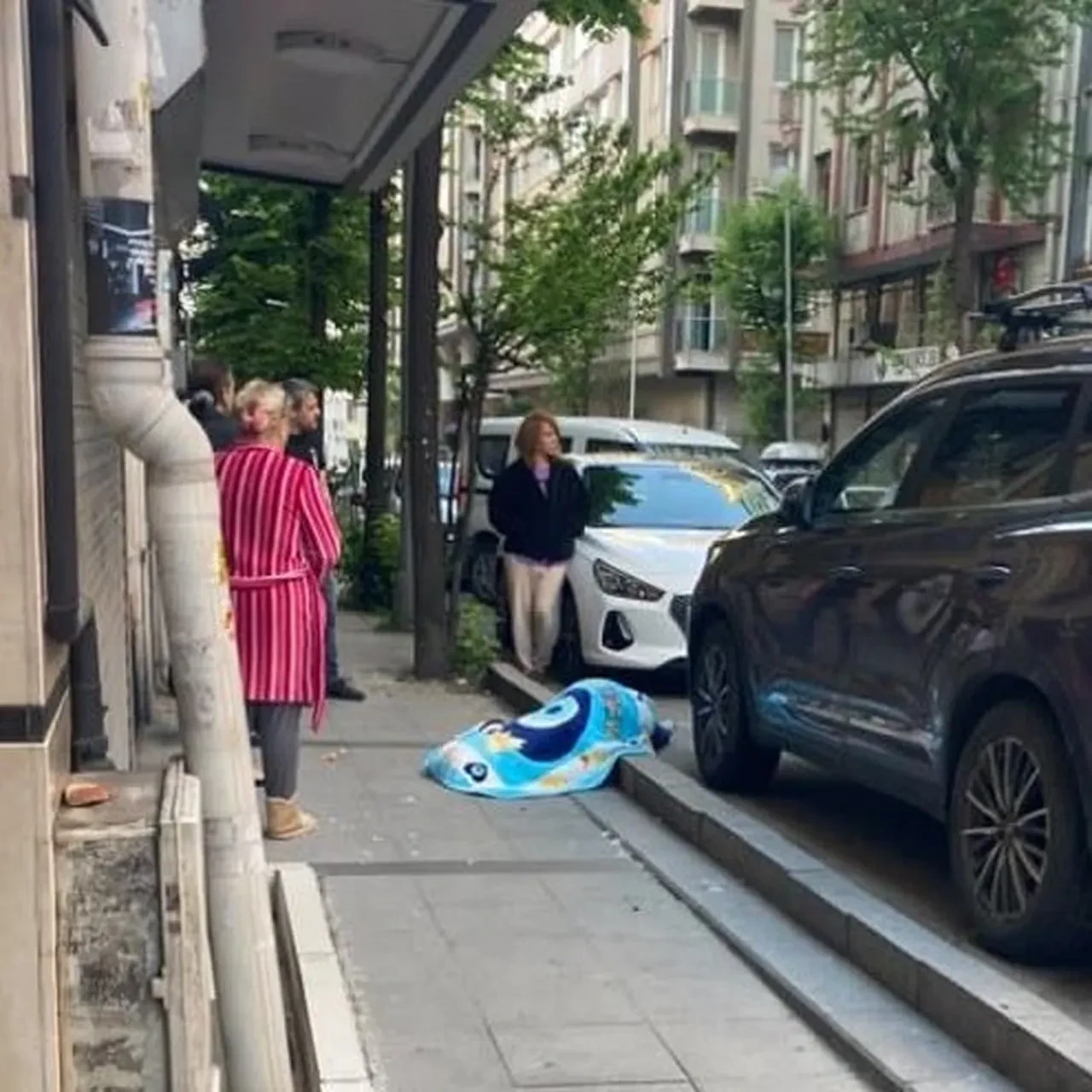 Bahar Aksu'nun katledilmesine tanık oldu! Ünlü oyuncu Nur Sürer dehşet anını anlattı: Bir kadın daha hayattan koparıldı