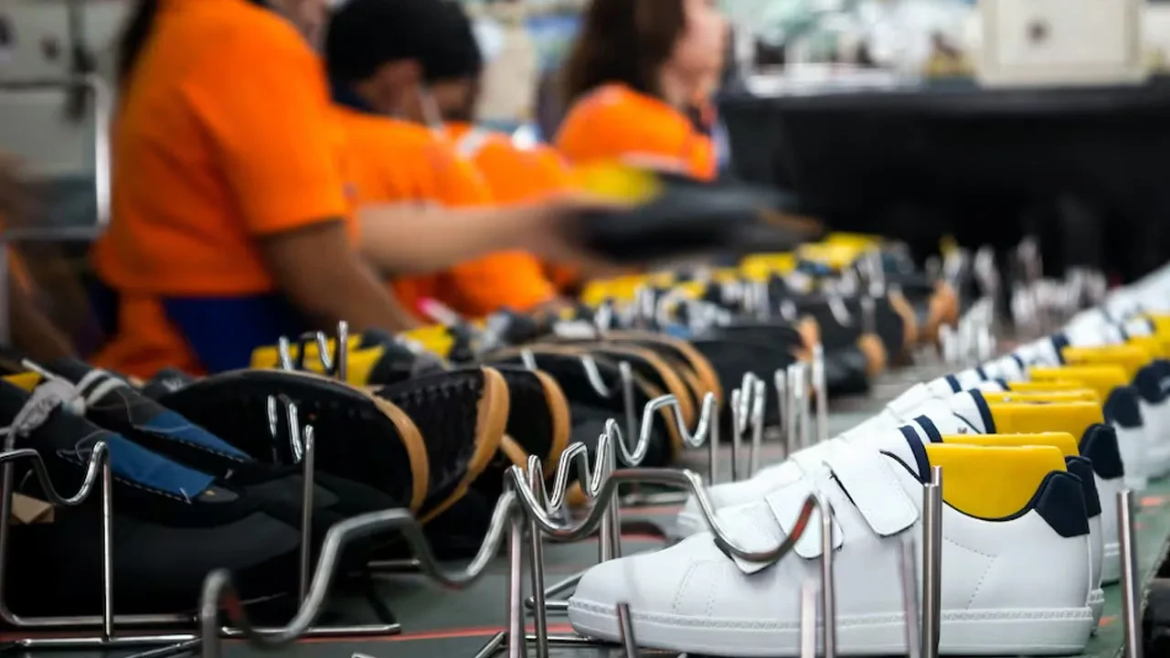 Çin'den ayakkabı sipariş edenler dikkat! Kansere neden oluyor