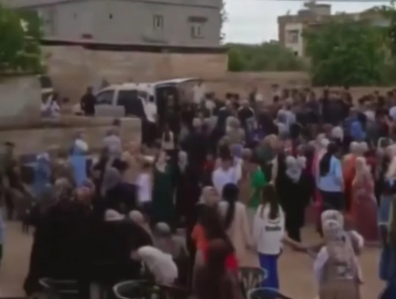 Düğünde maganda dehşeti! Silahından çıkan kurşunlar kuzenine isabet etti