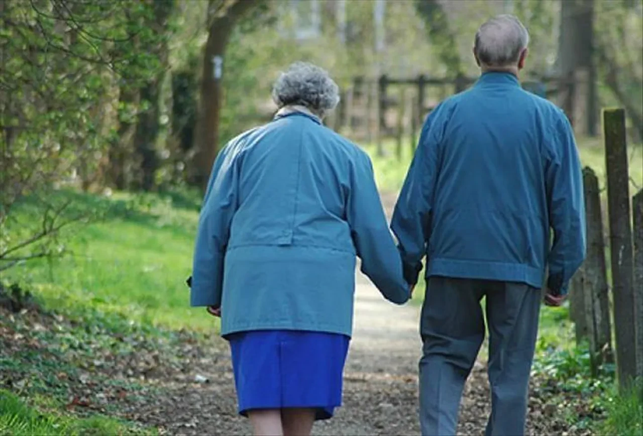 Yaşlı bakım sigortasından kimler yararlanacak?