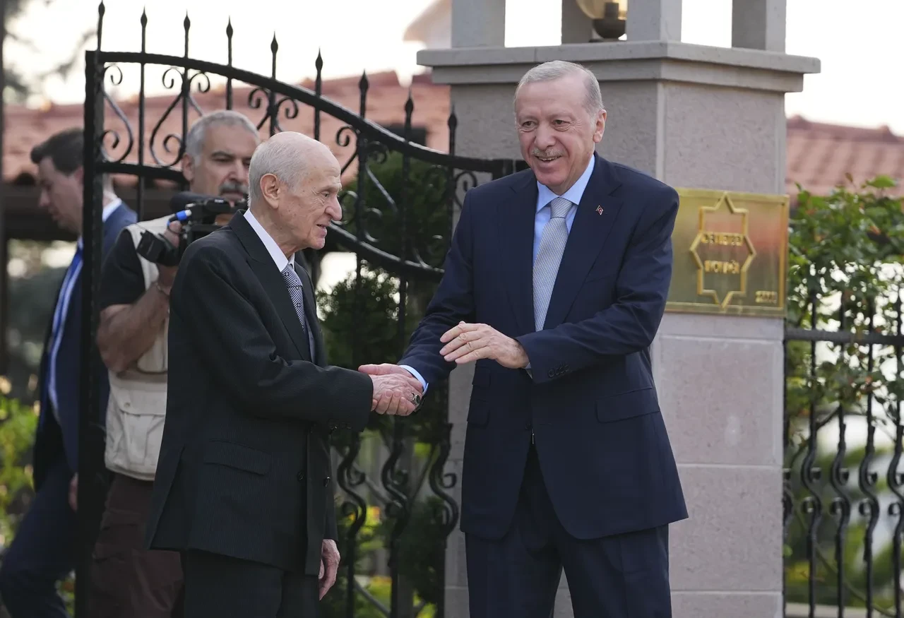 Ankara'da kritik görüşme! Cumhurbaşkanı Erdoğan, Devlet Bahçeli'yi ziyaret etti