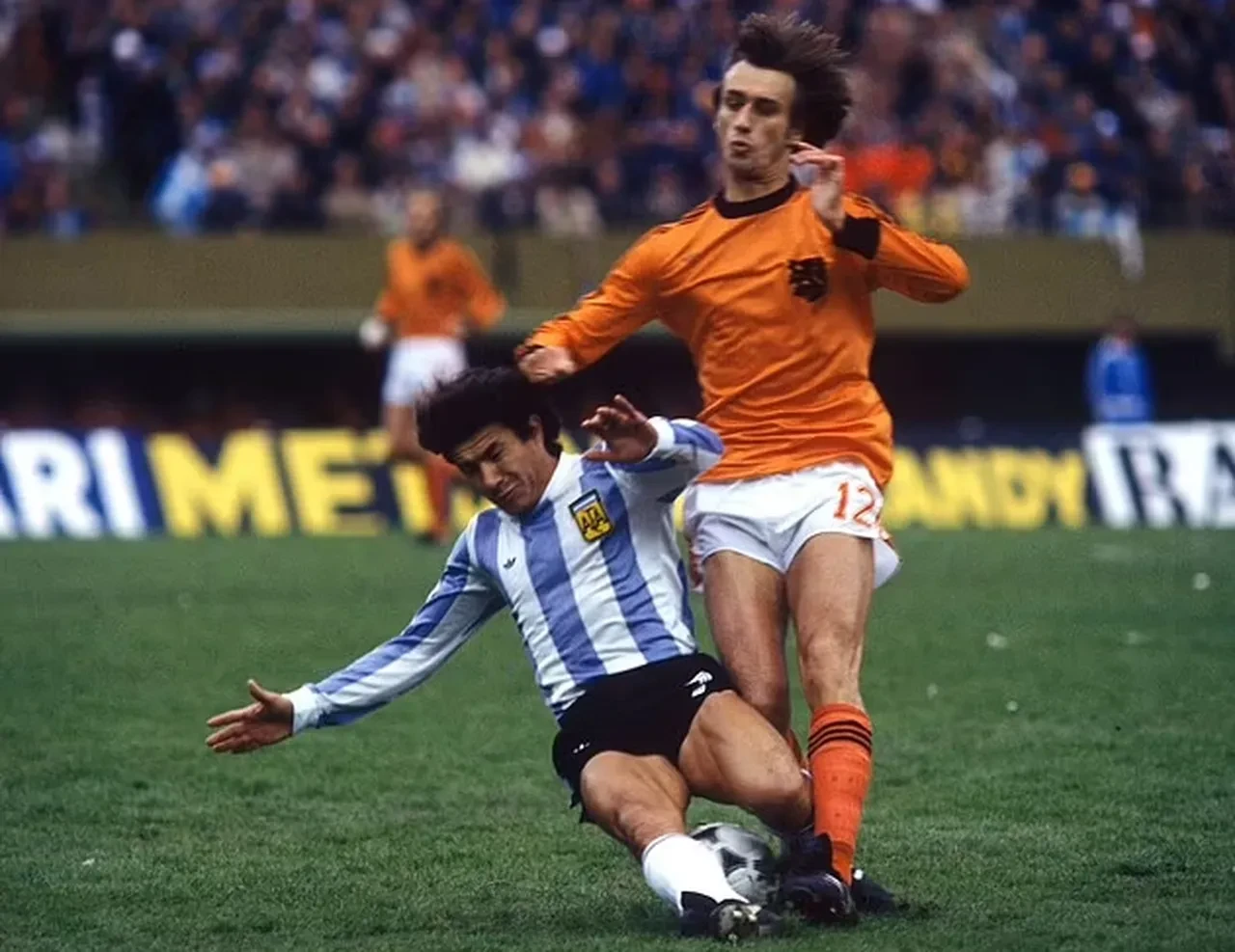 Arjantin futbolu yasta! Maradona'nın takım arkadaşı hayatını kaybetti