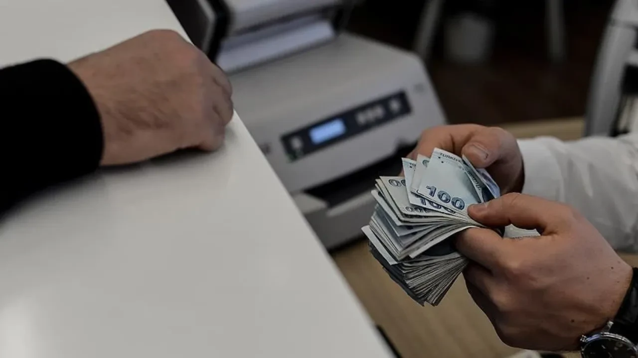 Bankalar yarışa girdi, rakam 27 bin liraya çıktı! İşte en yüksek emekli promosyonu veren bankalar