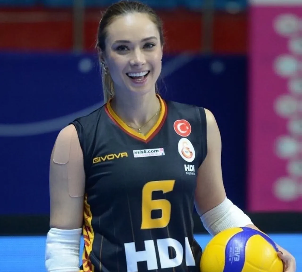 Derya Çayırgan kimdir, evli mi? Voleybolcu Derya Çayırgan’ın oynadığı takımlar