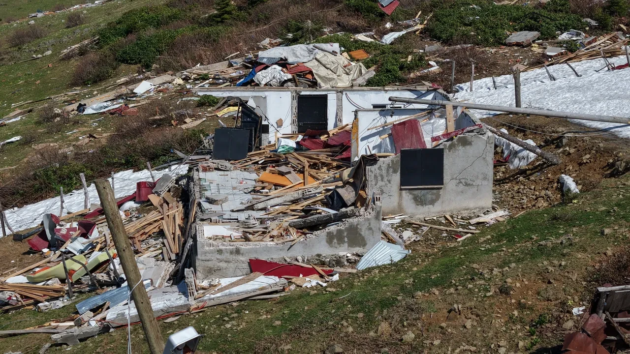 Felaketin boyutu karlar eriyince gün yüzüne çıktı! 23 ev harabeye döndü