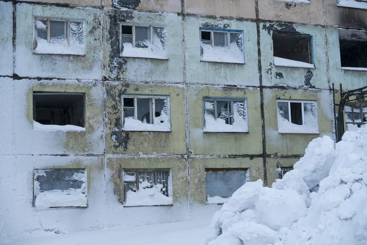 Fotoğraflar korku filmlerini aratmıyor! Karın altında yaşayan şehir