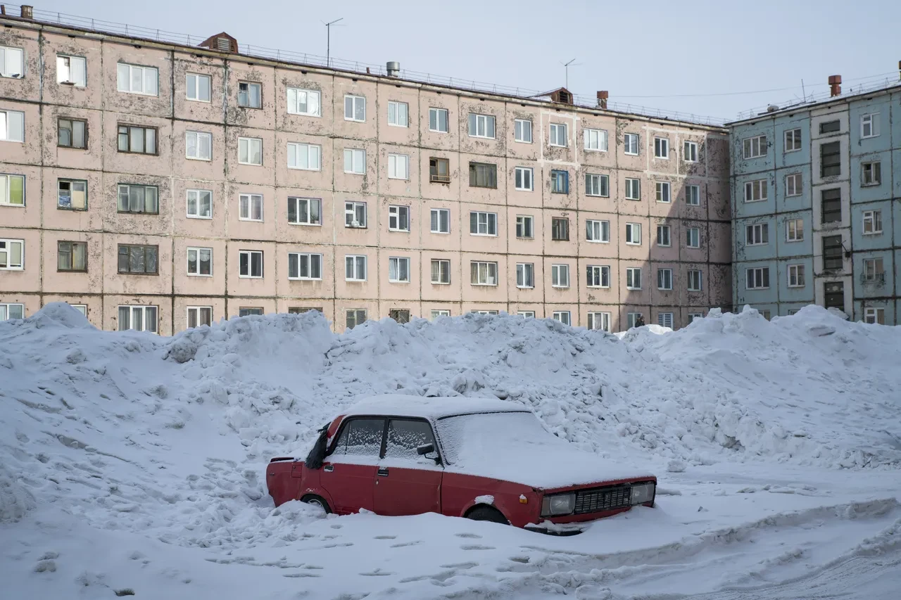 Fotoğraflar korku filmlerini aratmıyor! Karın altında yaşayan şehir