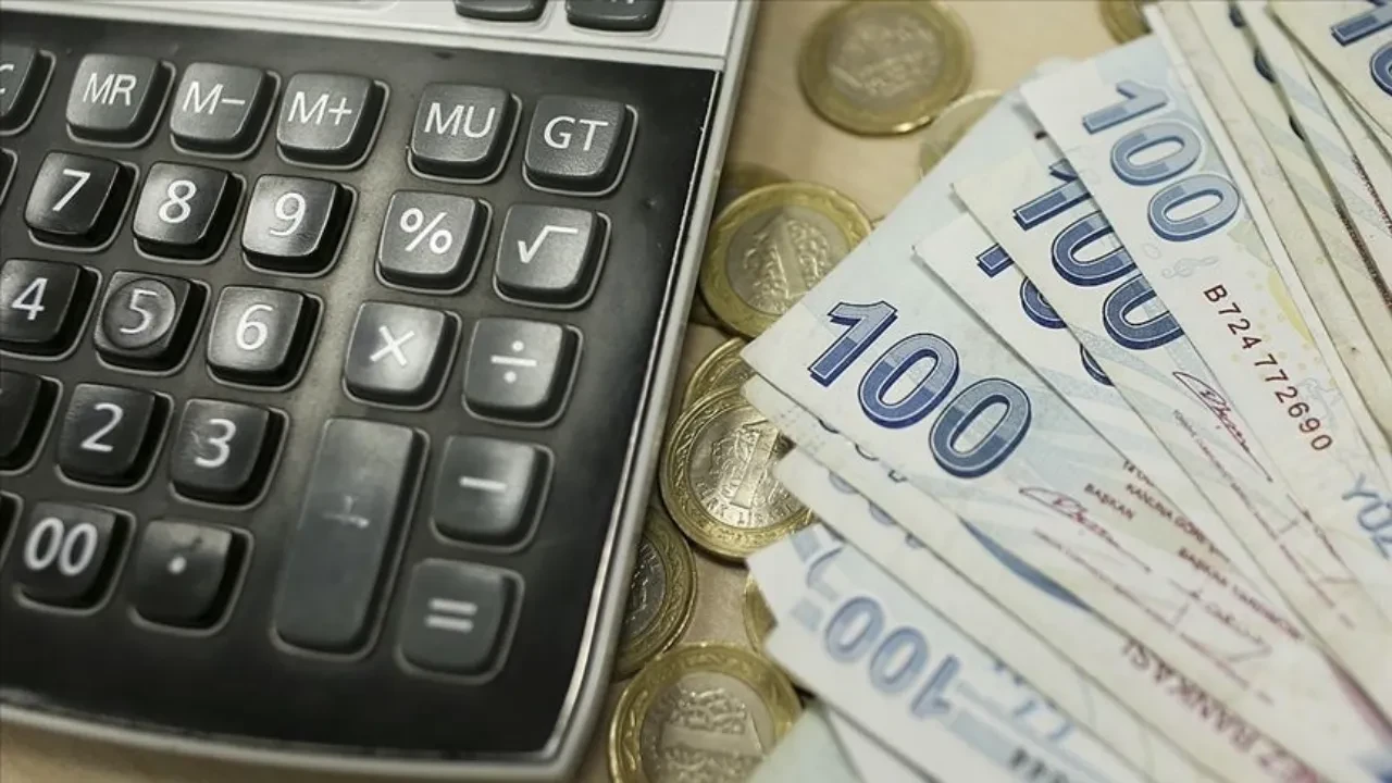 Hazine iki tahvilde 35,3 milyar TL borçlandı