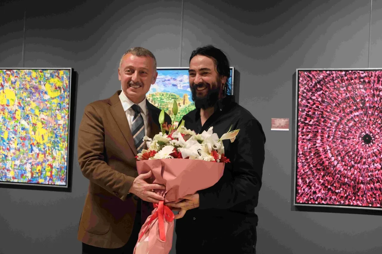 Kocaeli’nin sanatla buluşması: 30° Doğu Meridyeni Sergisi zamanı dokuyor