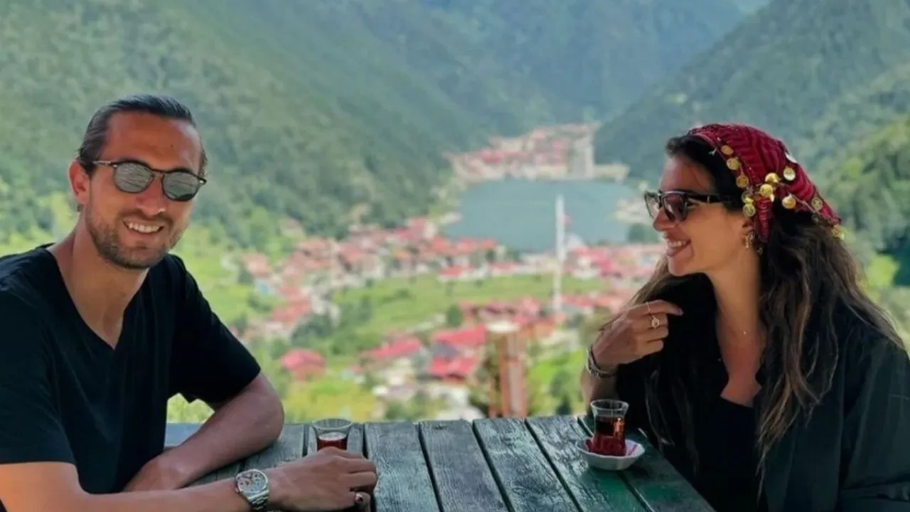 Melisa Aslı Pamuk ile Yusuf Yazıcı oğullarının yüzünü ilk kez gösterdi 