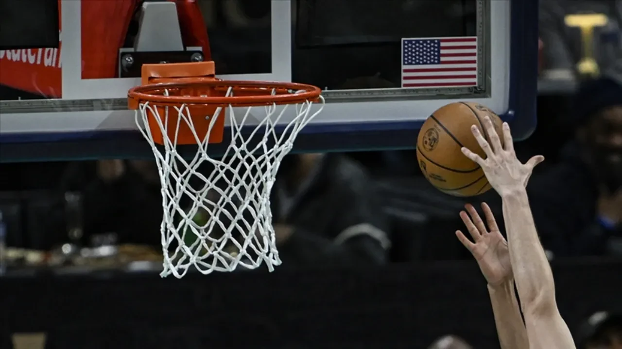 NBA Play-off'larında Nuggets’tan son saniye zaferi, Knicks uzatmada güldü
