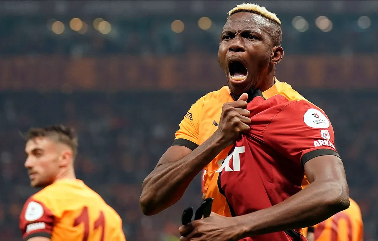 Osimhen için operasyon başladı! İtalyan basını rakam vererek duyurdu