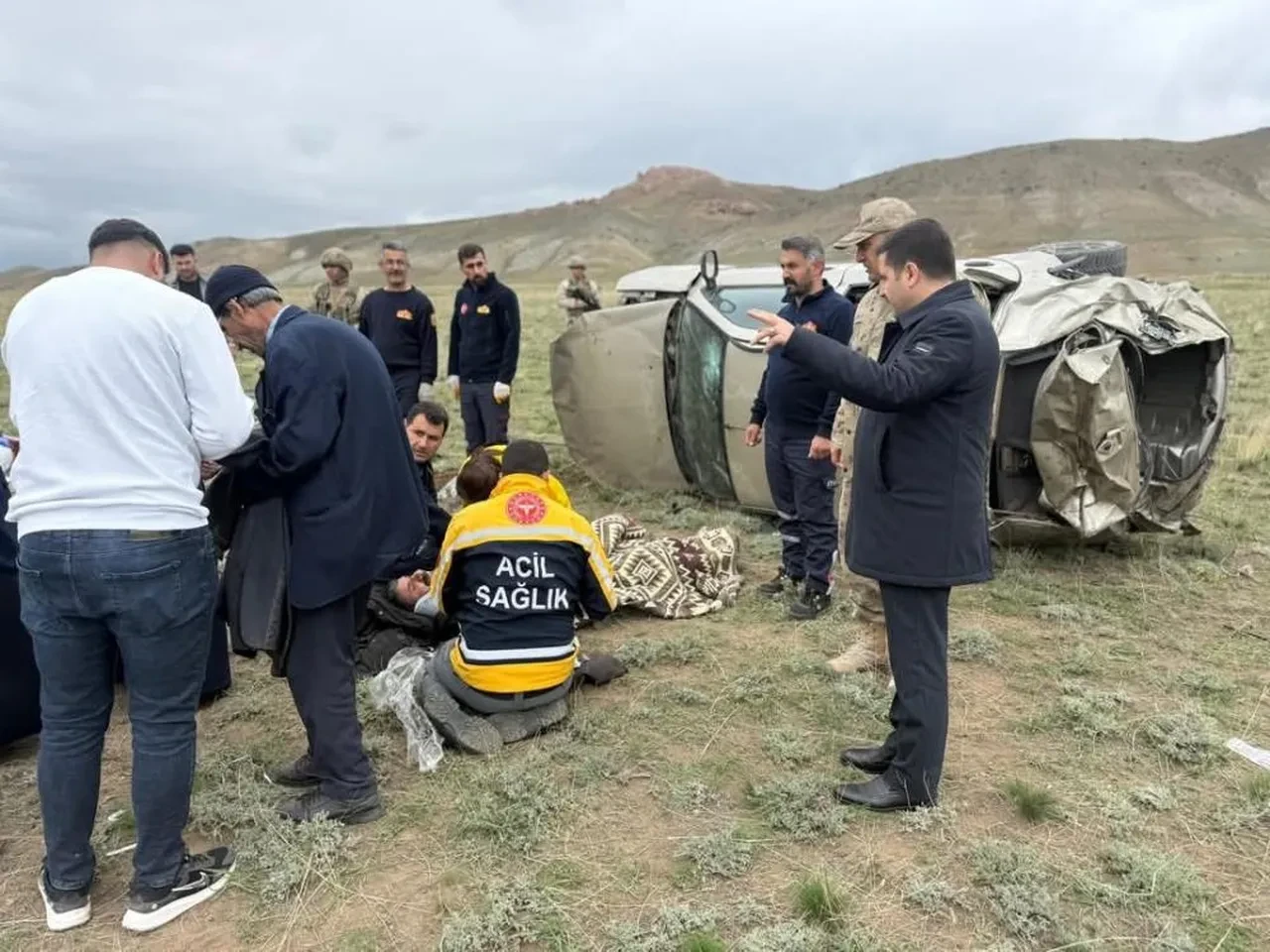 Taziyeye giden otomobil takla attı: Ölü ve yaralılar var