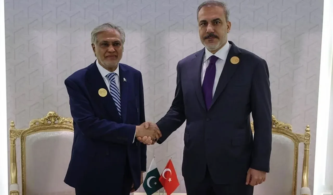 Asya'da savaş başladı! Hindistan, Pakistan'ı vurdu: Ülkelerden peş peşe itidal çağrısı