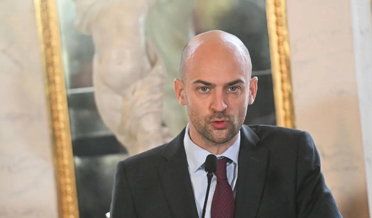 Asya'da savaş başladı! Hindistan, Pakistan'ı vurdu: Ülkelerden peş peşe itidal çağrısı