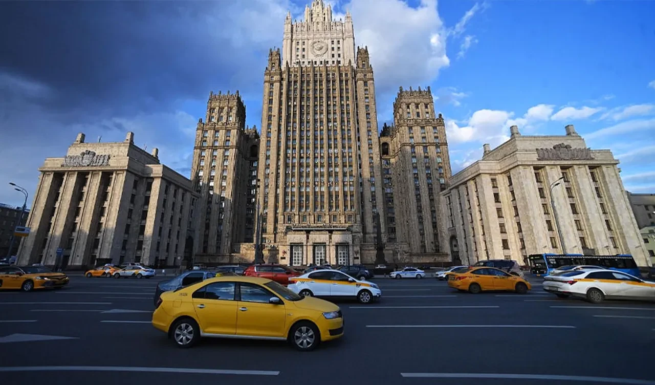 Asya'da savaş başladı! Hindistan, Pakistan'ı vurdu: Ülkelerden peş peşe itidal çağrısı