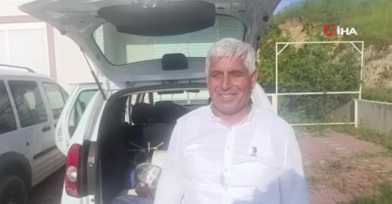 Eski belediye başkanına büyük şok! Caminin önünde arabası çalındı