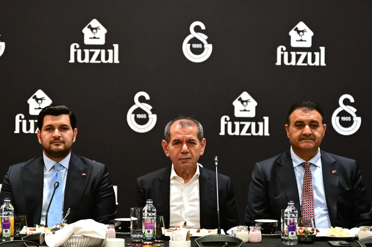 Galatasaray'dan Victor Osimhen açıklaması! Dursun Özbek transfer için tarih verdi