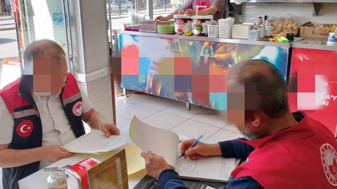 İnsan sağlığını hiçe saydılar! 26 tavuk dönerciye ceza